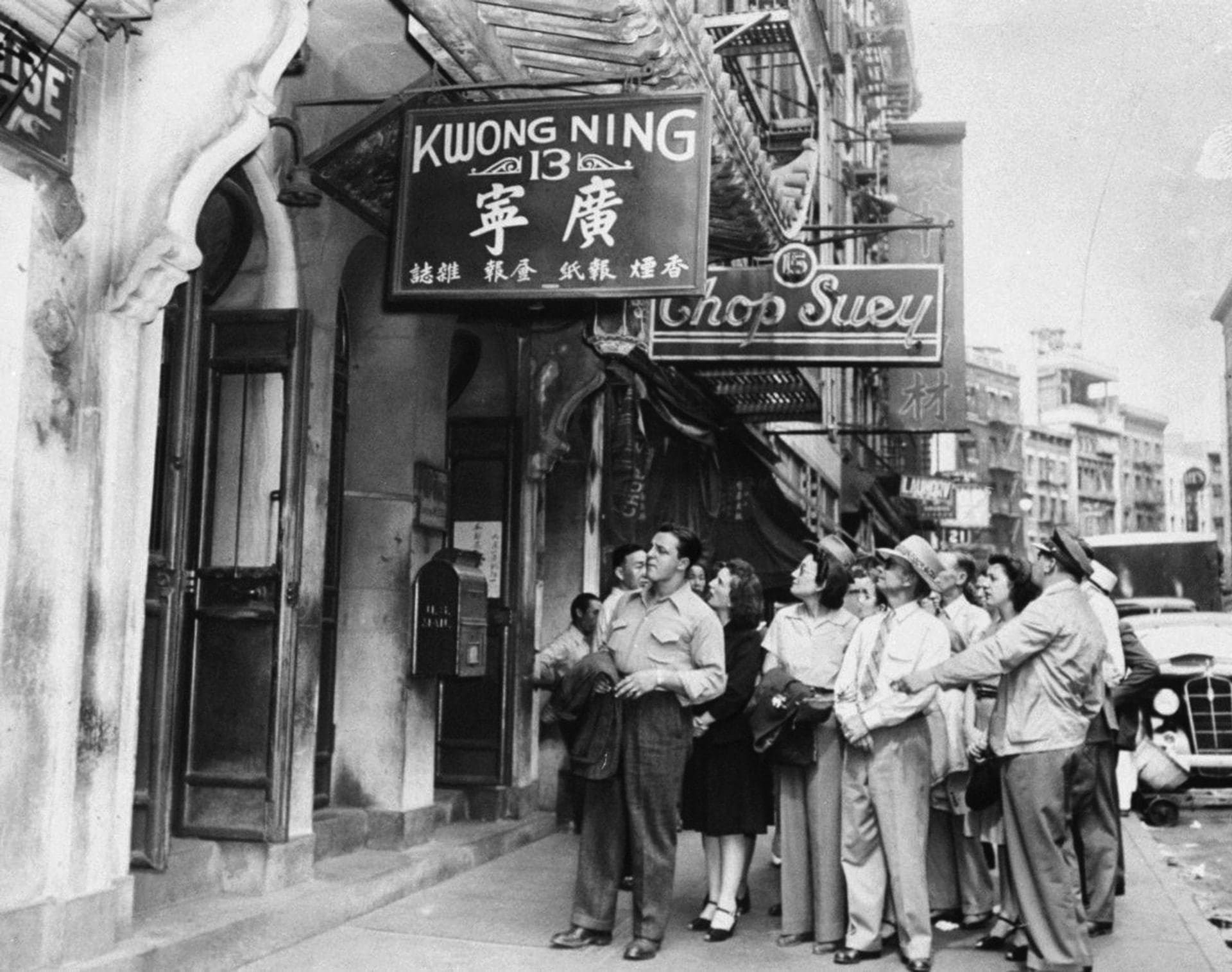 Tour Guides of the 1950s vs Today: How Tours Have Evolved